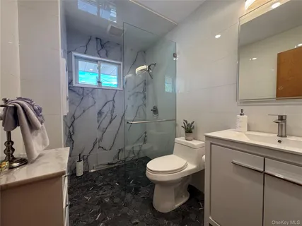 $649,999 | 98 West 8th Street, Deer Park, NY 11729