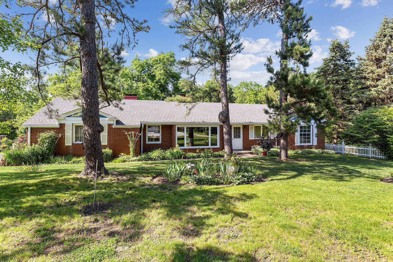 101 Old Elm Road Joliet, IL 60433 - Photo 2 of 21