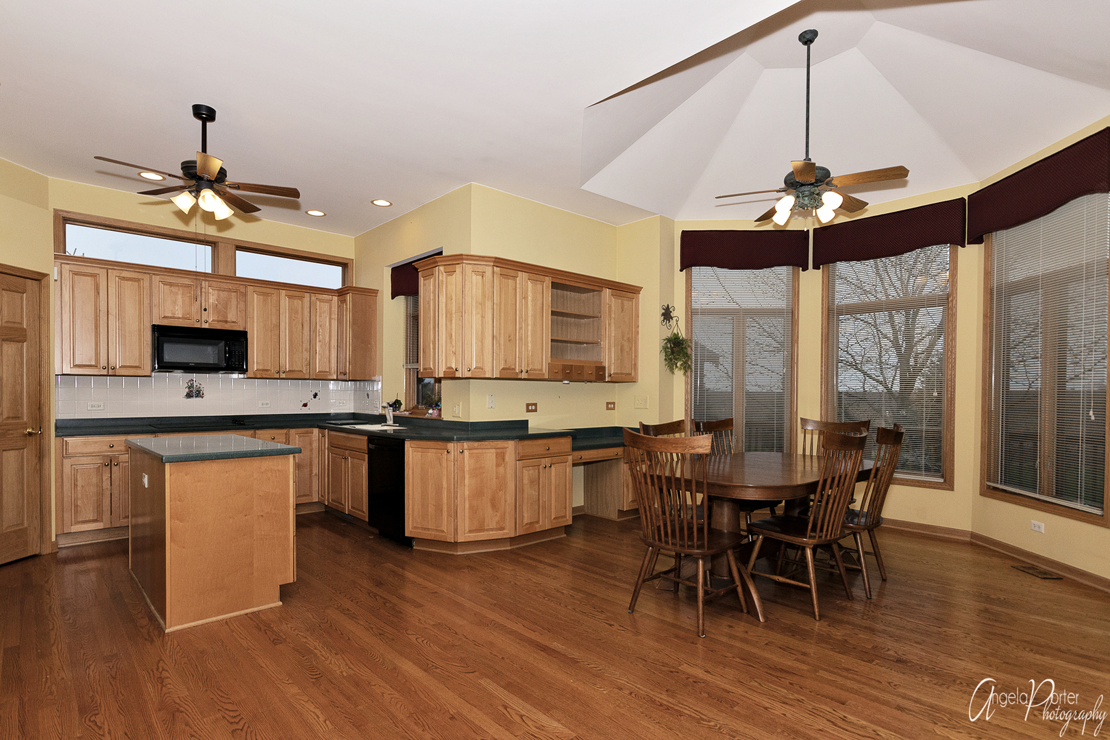3709 Prairie Drive Spring Grove, IL 60081 - Photo 5 of 38