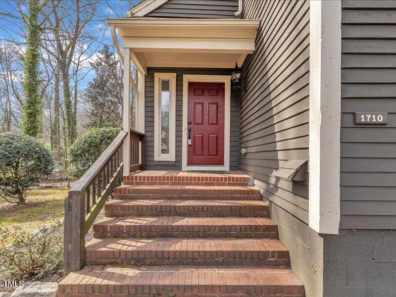 05-1710 Falls Church Rd-38