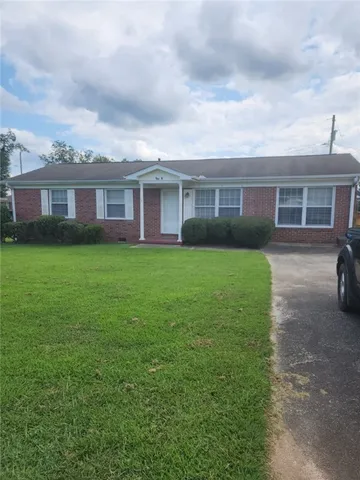$1,500 | 313 West South 4th Street, Seneca, SC 29678