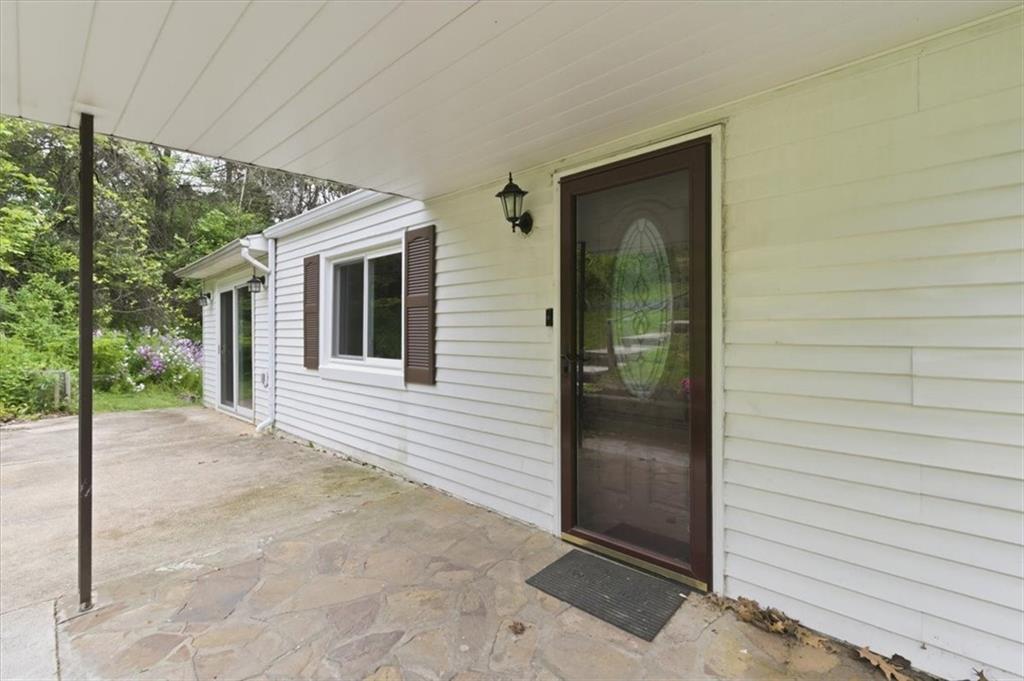 119 Planet Way McKees Rocks, PA 15136 - Photo 4 of 32