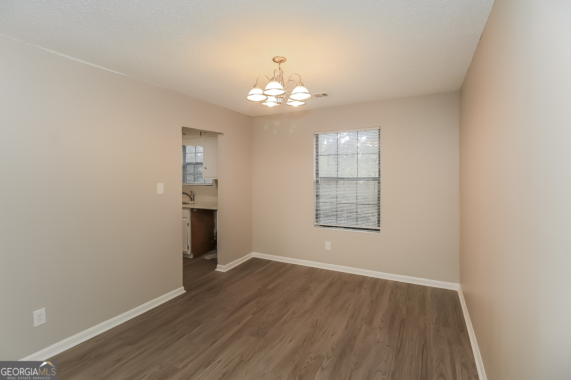 3288 Timor Circle Lithonia, GA 30038 - Photo 3 of 17