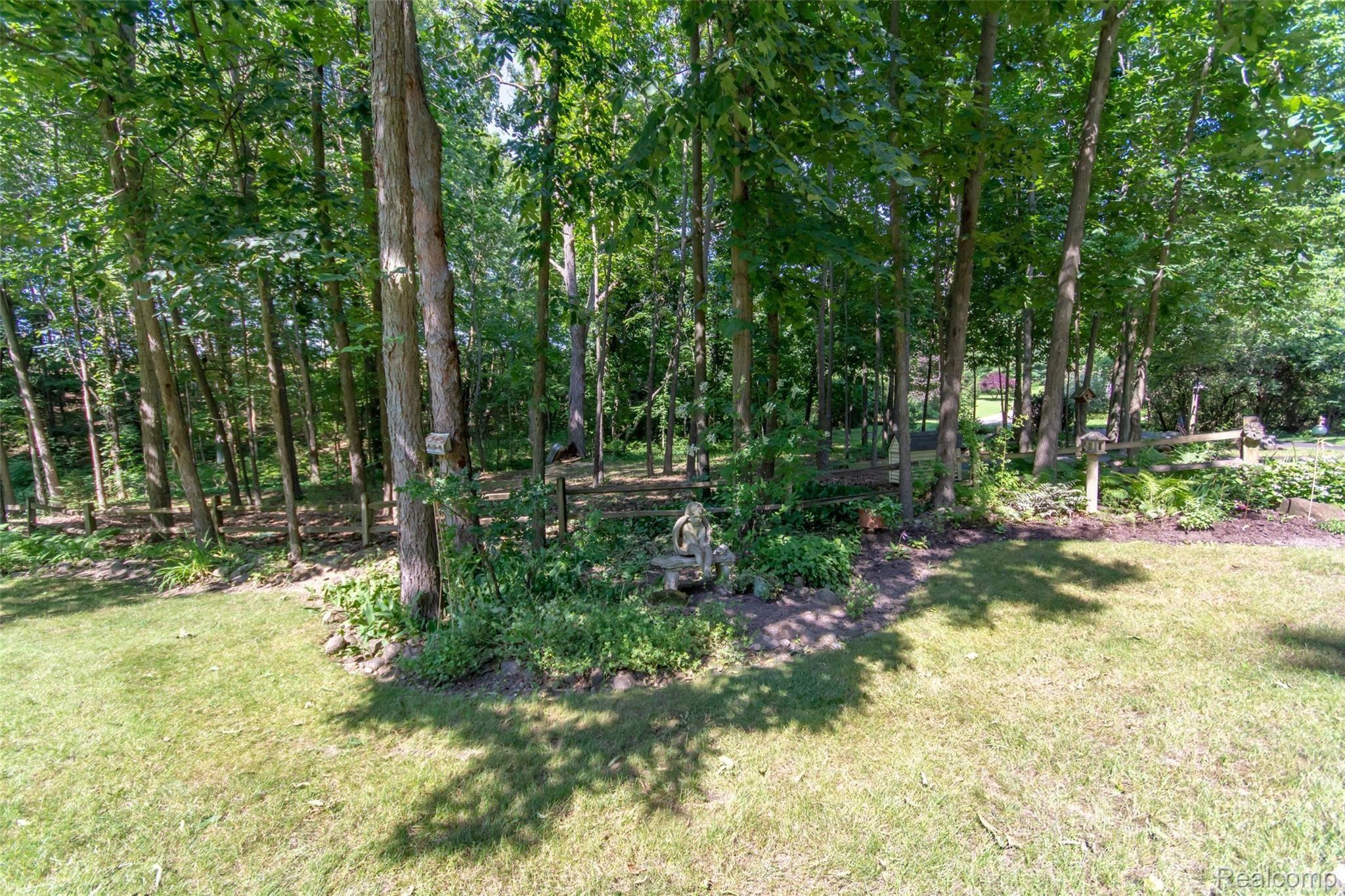 18166 Hickory Ridge Road Fenton, MI 48430 - Photo 34 of 44 DSC_8733.jpg