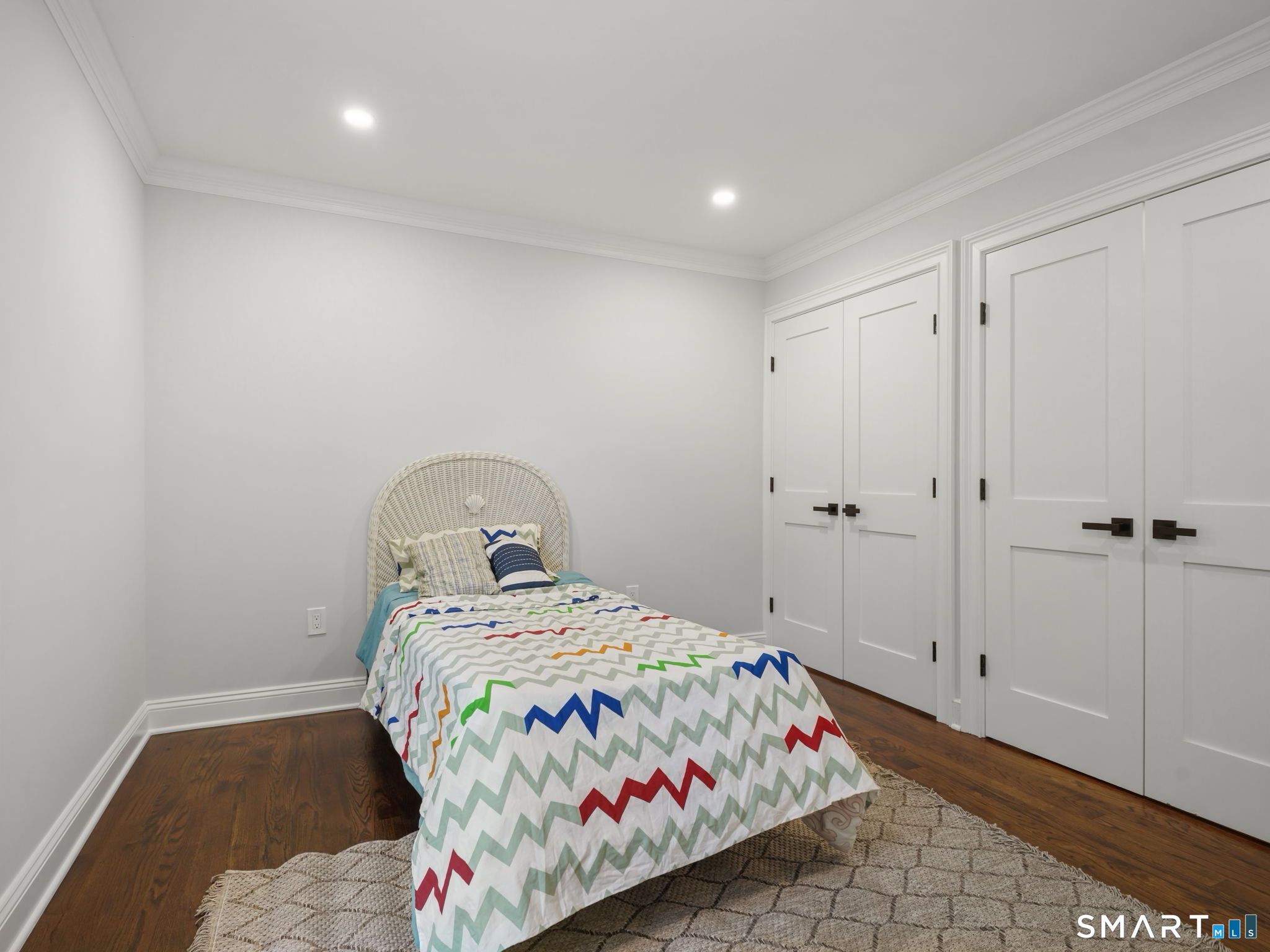 419 Valley Road Fairfield, CT 06825 - Photo 19 of 35