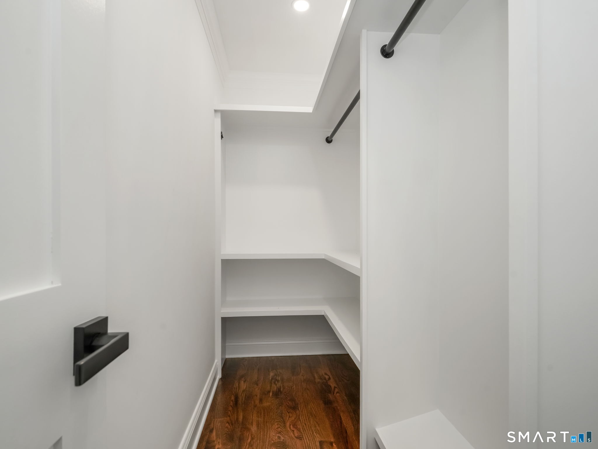 419 Valley Road Fairfield, CT 06825 - Photo 20 of 35