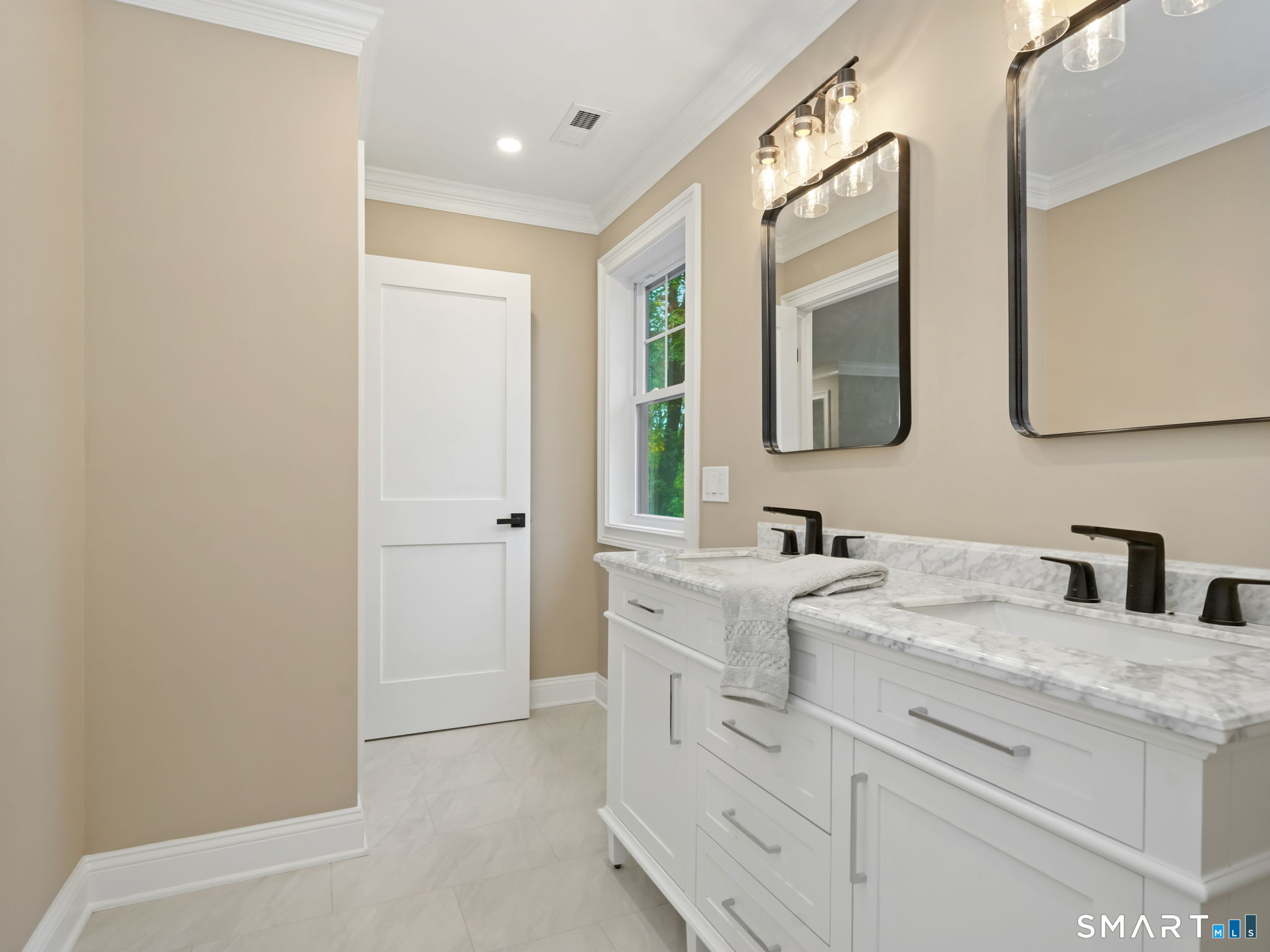 419 Valley Road Fairfield, CT 06825 - Photo 23 of 35