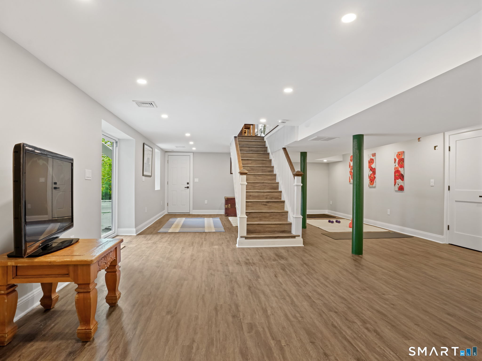 419 Valley Road Fairfield, CT 06825 - Photo 25 of 35