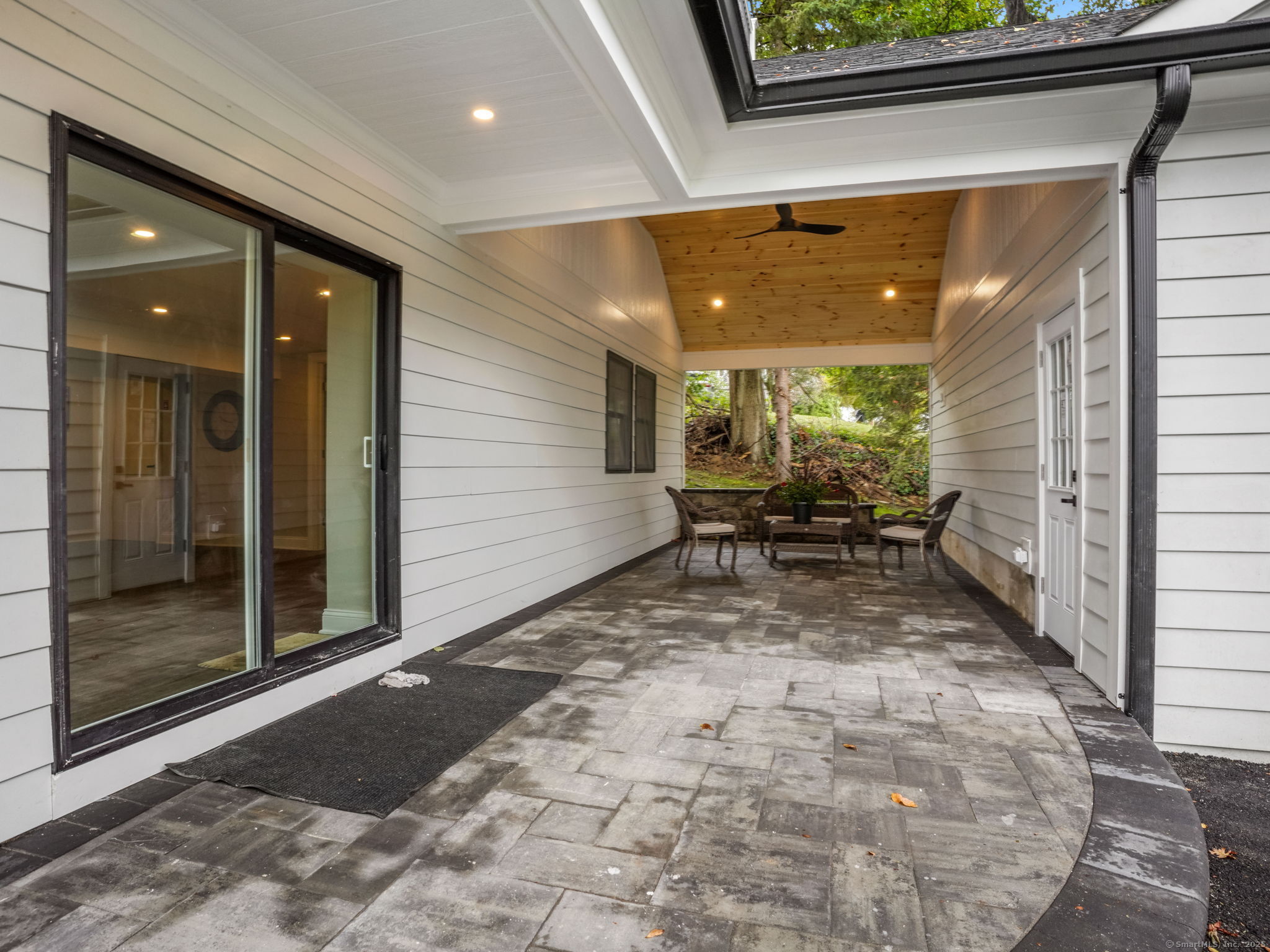 419 Valley Road Fairfield, CT 06825 - Photo 28 of 35