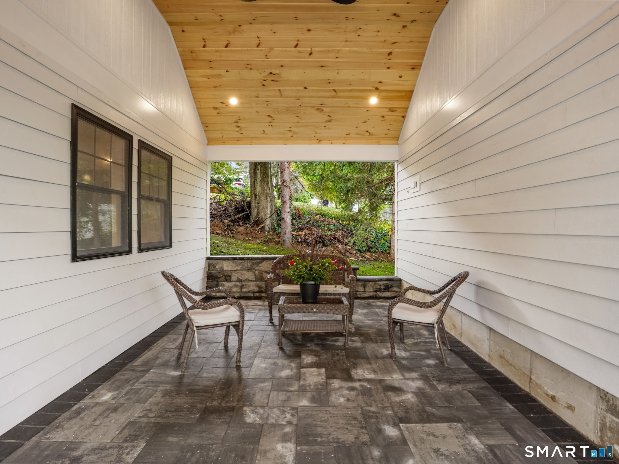 419 Valley Road Fairfield, CT 06825 - Photo 29 of 35