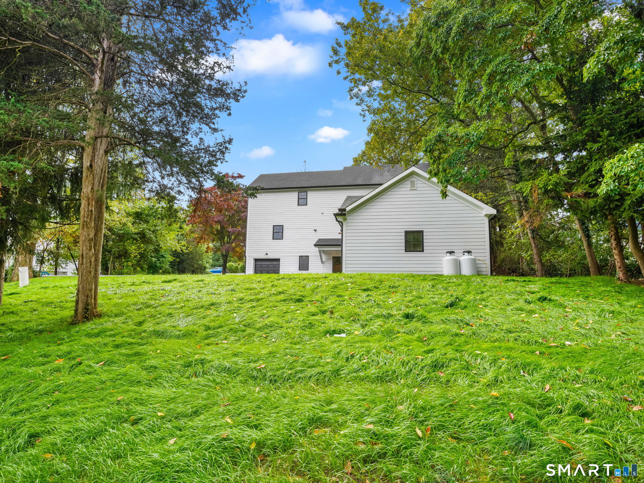 419 Valley Road Fairfield, CT 06825 - Photo 32 of 35