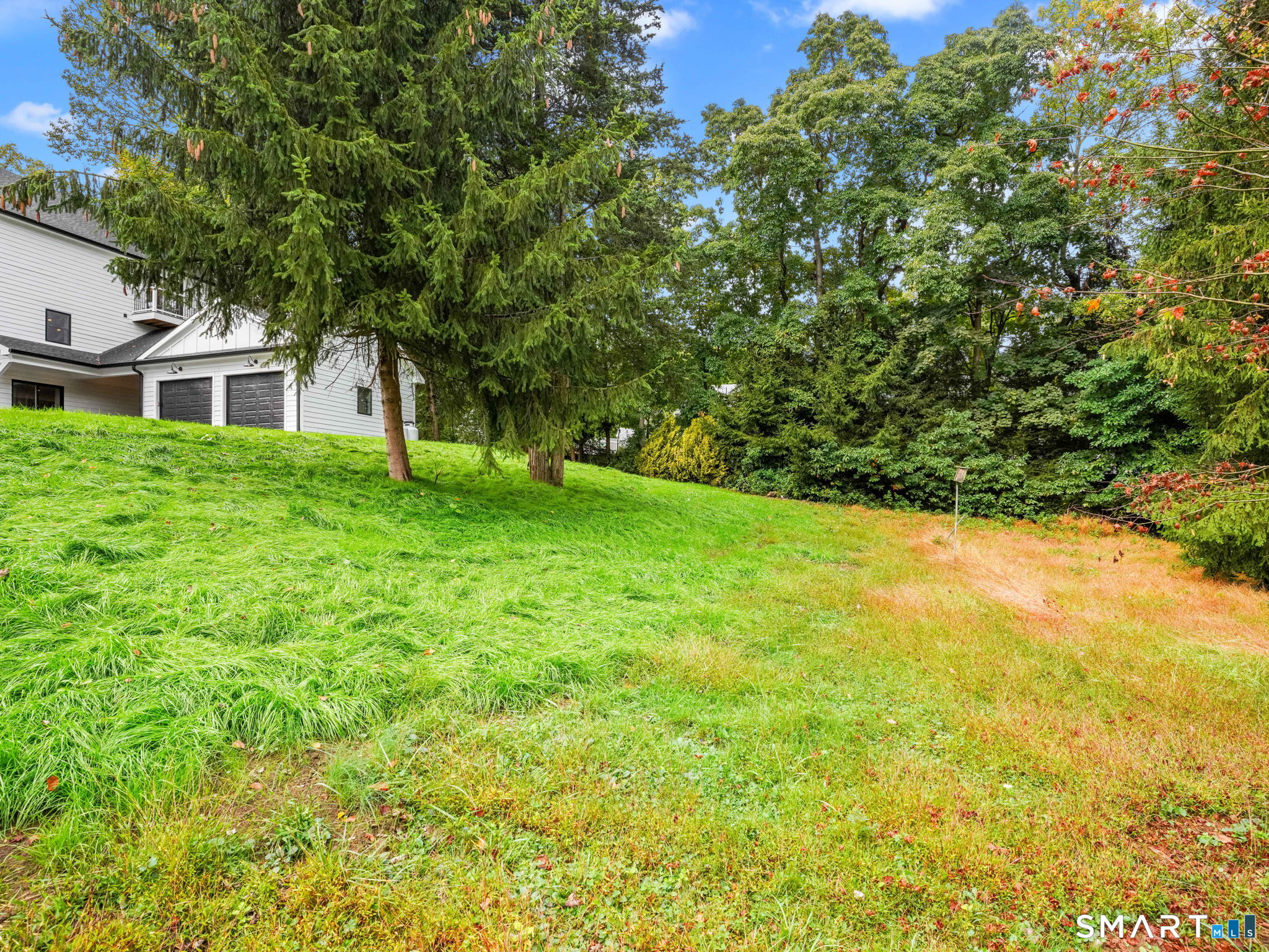 419 Valley Road Fairfield, CT 06825 - Photo 34 of 35