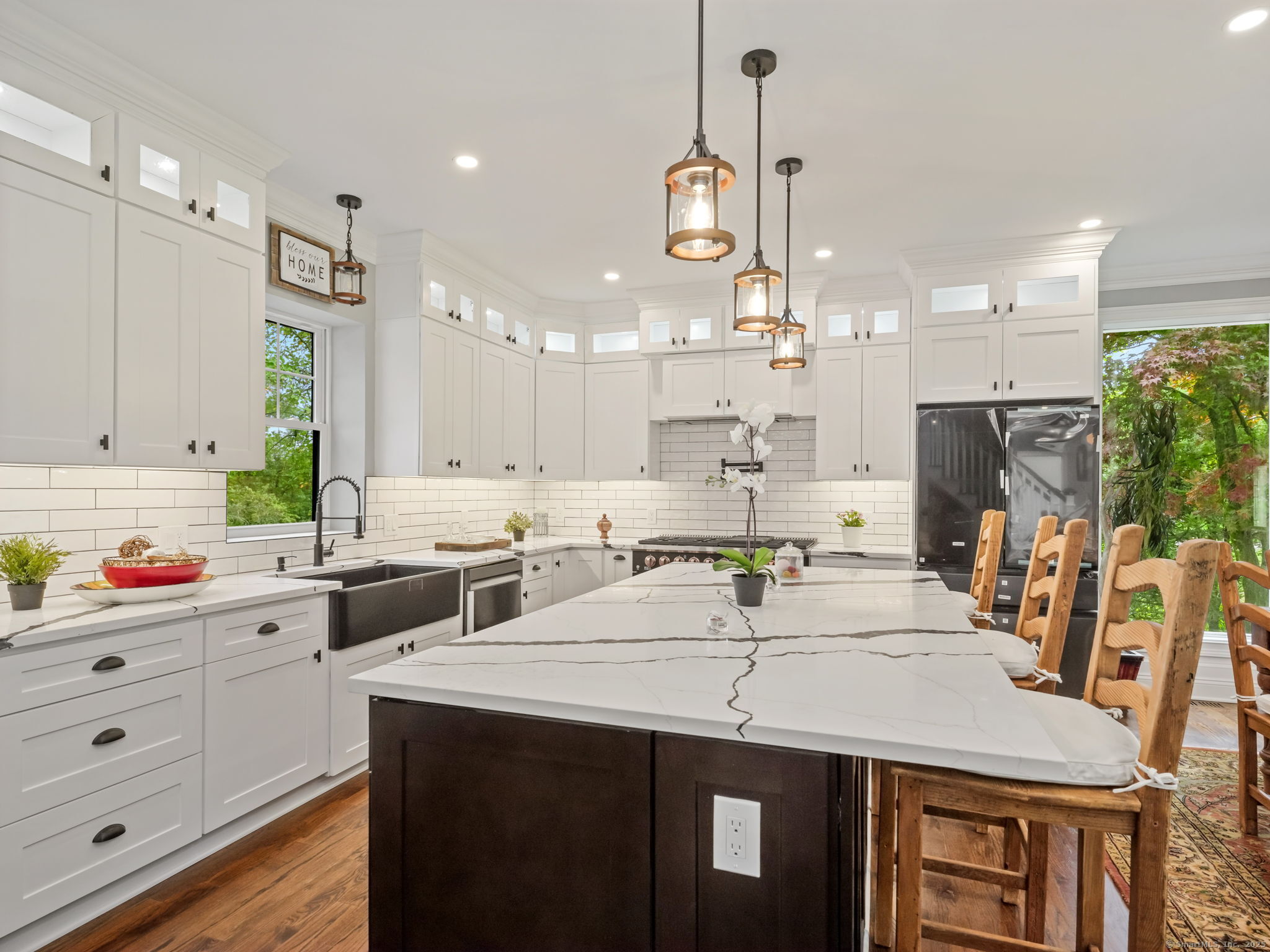 419 Valley Road Fairfield, CT 06825 - Photo 6 of 35