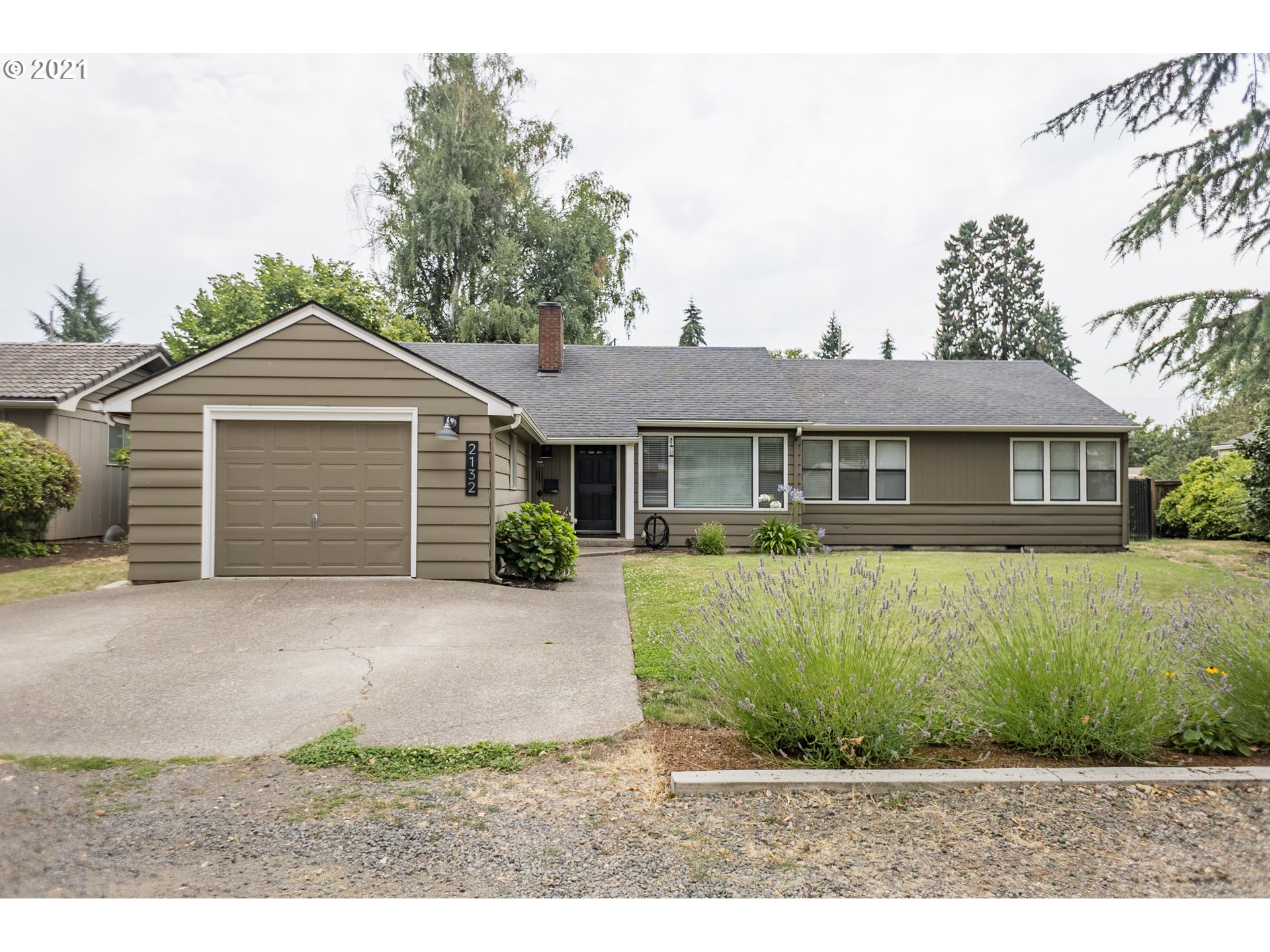 2132 Fairway Loop Eugene, OR 97401 - Photo 1 of 31 Gallery Image 1