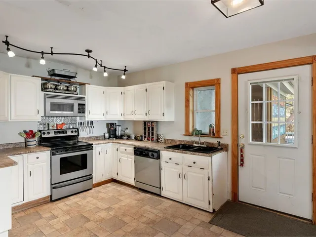 $625,000 | 11 Slapp Hill, Hardwick, VT 05843