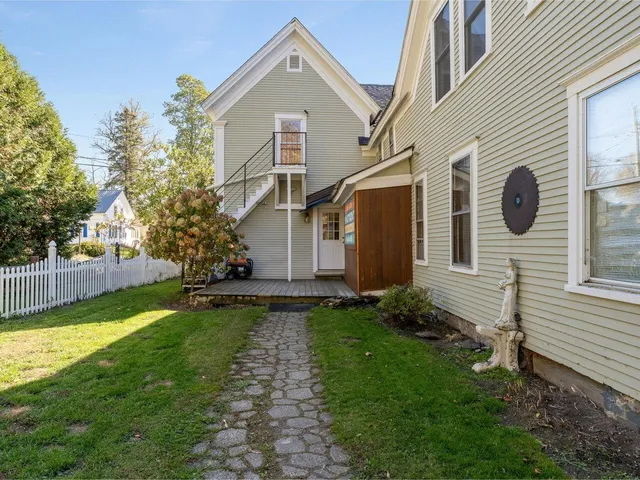 $625,000 | 11 Slapp Hill, Hardwick, VT 05843