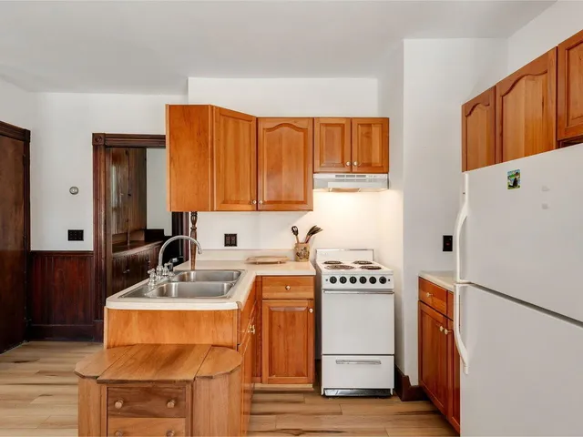 $625,000 | 11 Slapp Hill, Hardwick, VT 05843