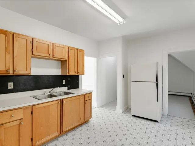 $625,000 | 11 Slapp Hill, Hardwick, VT 05843