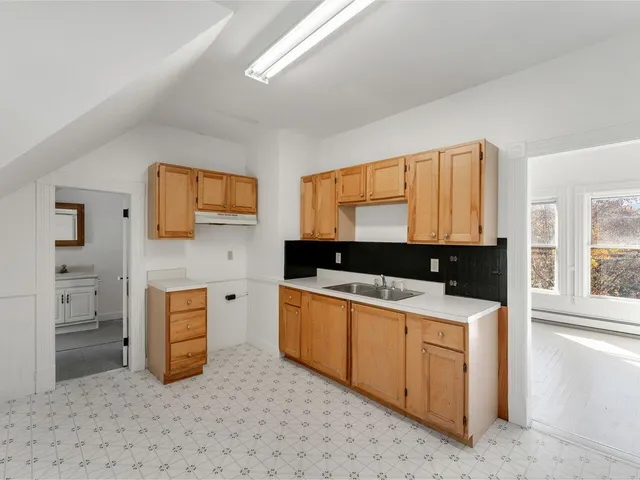 $625,000 | 11 Slapp Hill, Hardwick, VT 05843