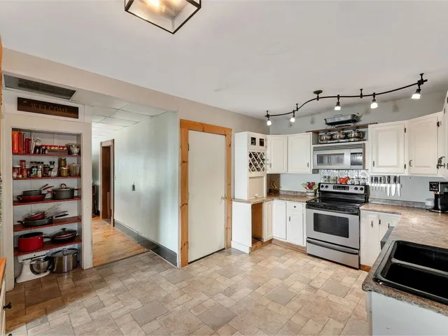 $625,000 | 11 Slapp Hill, Hardwick, VT 05843