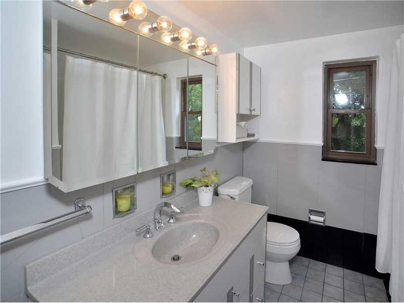 205 Overdale Road Forest Hills, PA 15221 - Photo 16 of 23 Full Bath.
