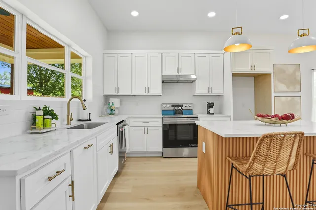 $369,900 | 4939 Driskill Street, San Antonio, TX 78228