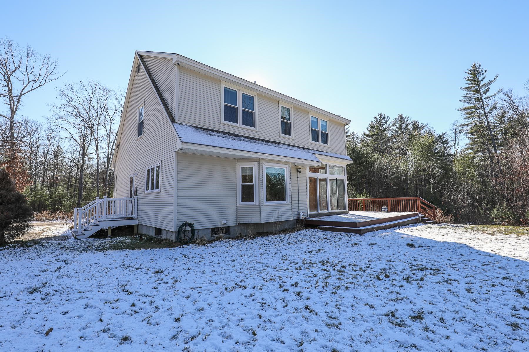 312 Whitehall Road Hooksett, NH 03106 - Photo 4 of 40