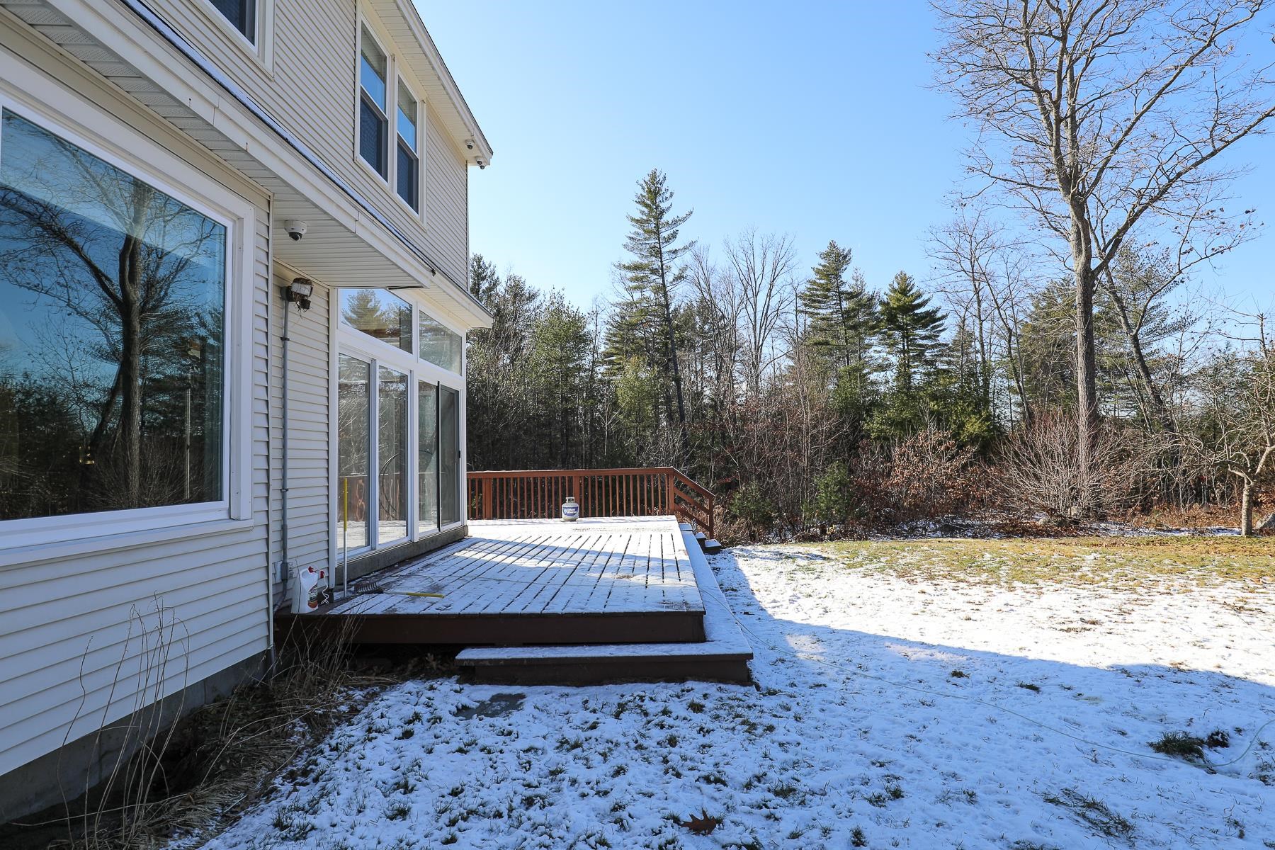 312 Whitehall Road Hooksett, NH 03106 - Photo 5 of 40