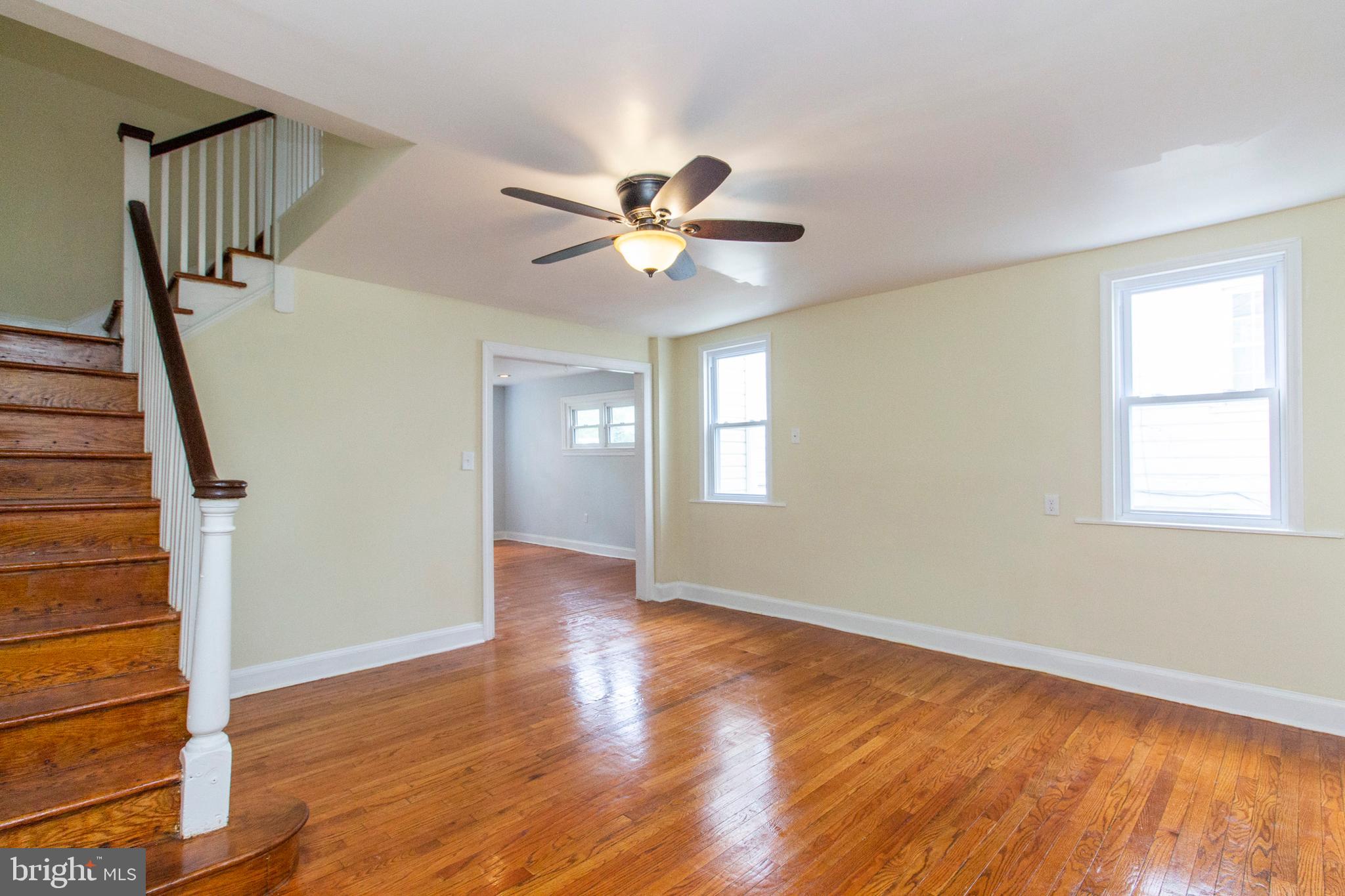 7508 Parkview Road Upper Darby, PA 19082 - Photo 12 of 33 Living Room