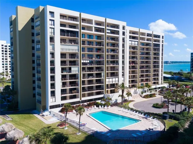 $3,295 | 1480 Gulf Boulevard, Unit 308, Clearwater Beach, FL 33767