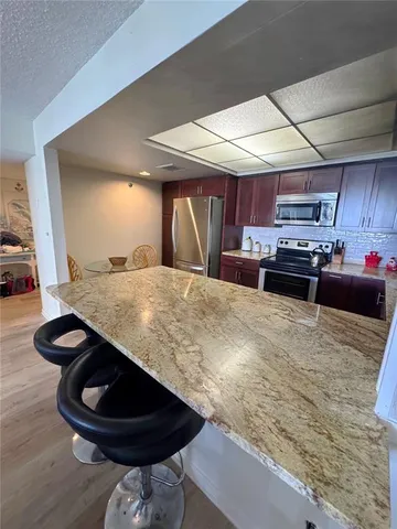 $3,295 | 1480 Gulf Boulevard, Unit 308, Clearwater Beach, FL 33767