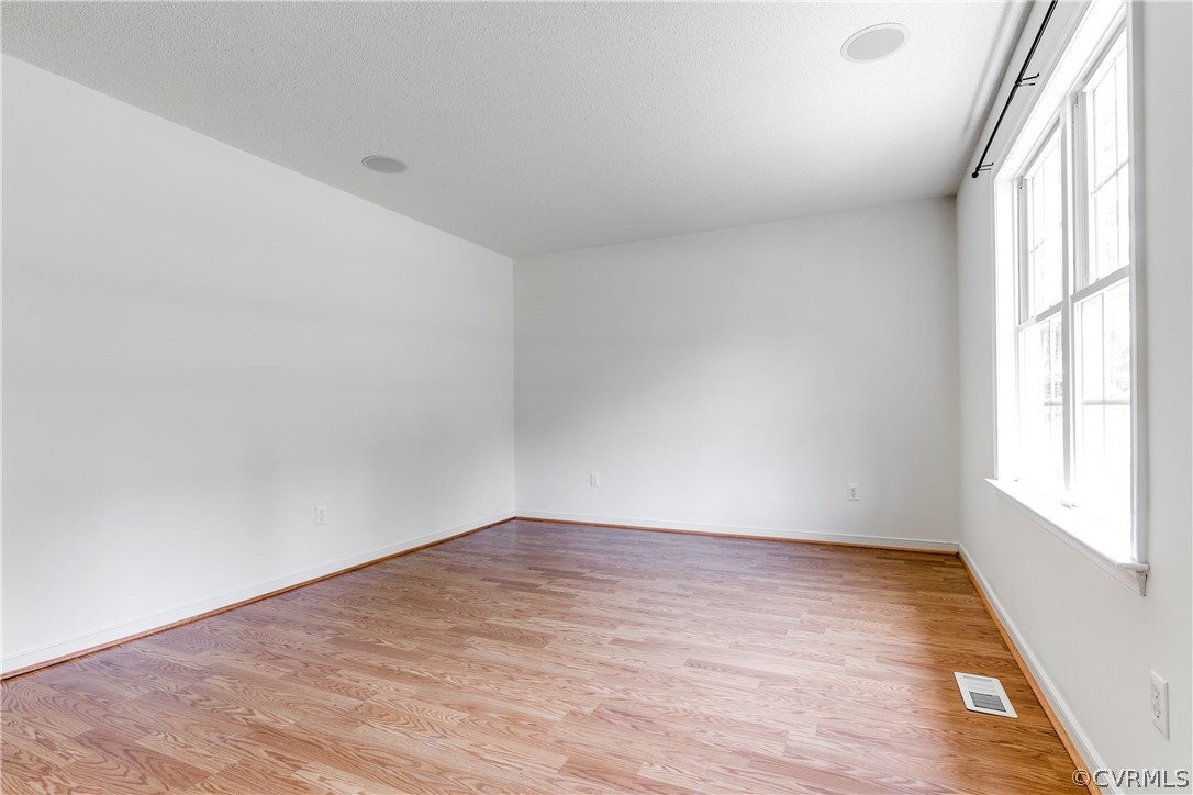 6806 Hedges Road Richmond, VA 23224 - Photo 3 of 25 Gallery Image 3