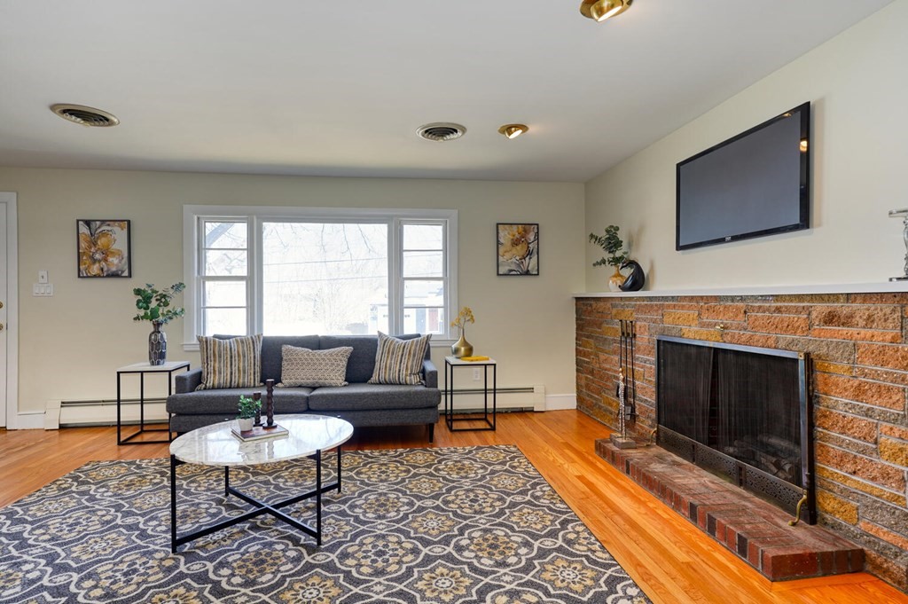 24 Arnold Road Stoneham, MA 02180 - Photo 13 of 35 Gallery Image 13