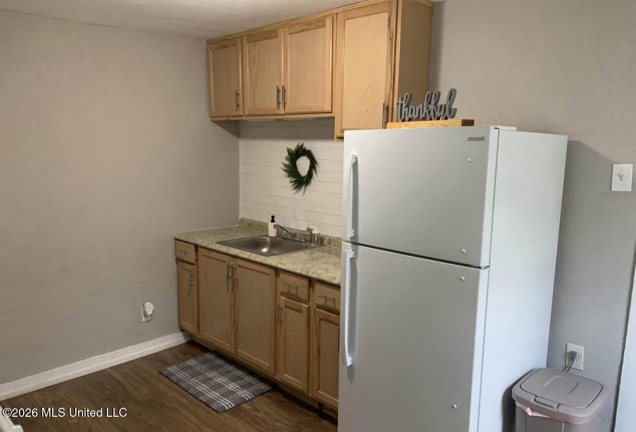 353 Walnut Street Canton, MS 39046 - Photo 11 of 22 IMG_7083 2