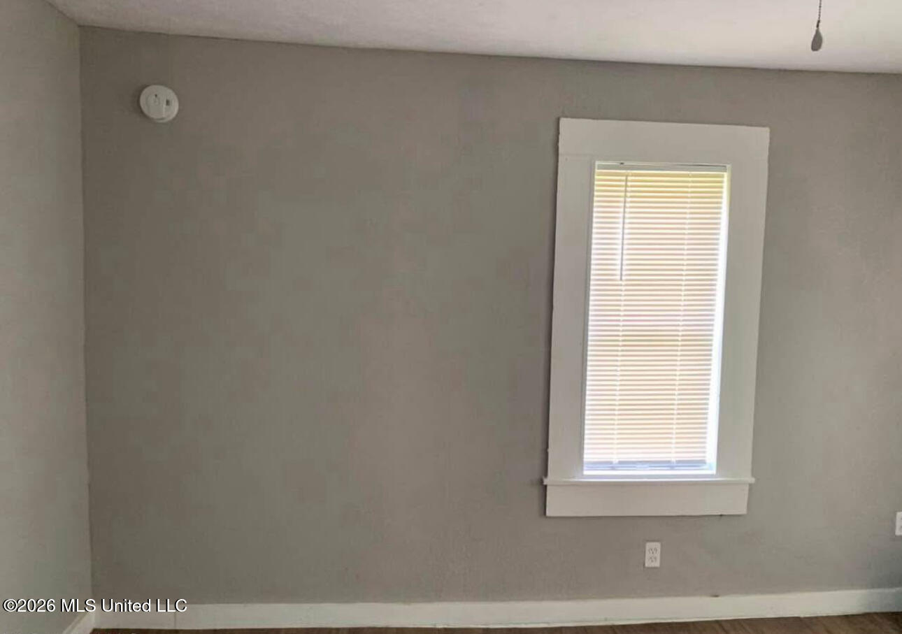 353 Walnut Street Canton, MS 39046 - Photo 5 of 22 IMG_7094 2