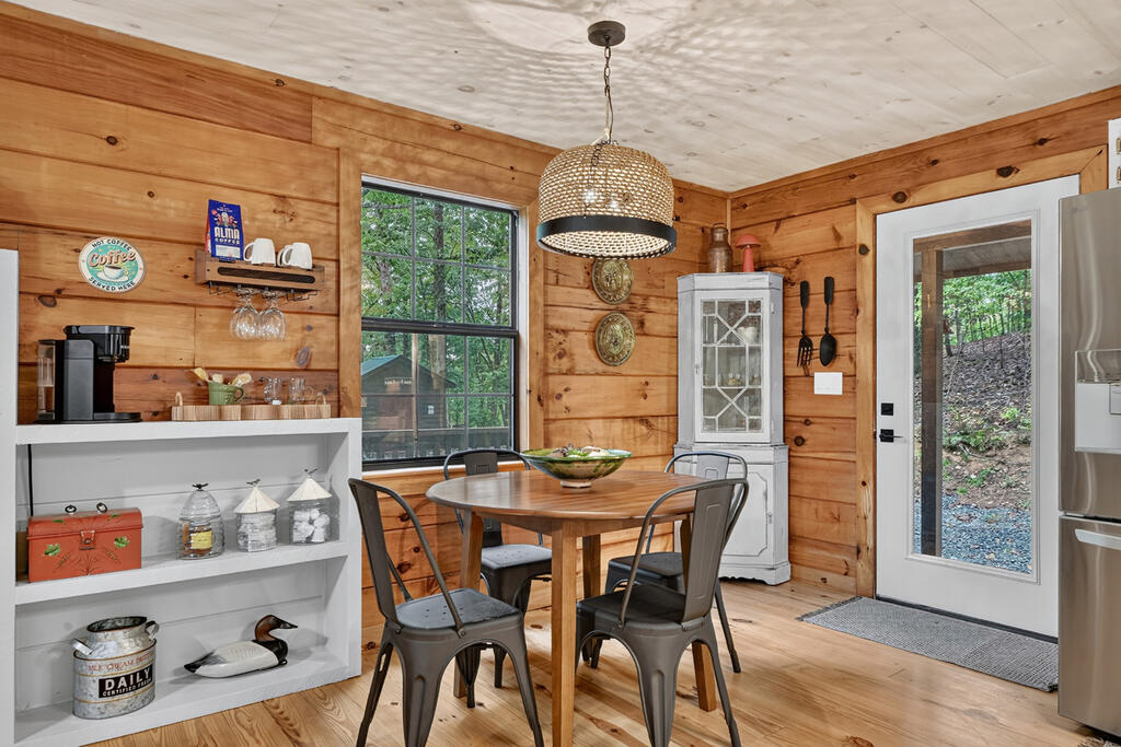 392 Cascade Lane Blue Ridge, GA 30513 - Photo 14 of 36 Gallery Image 14