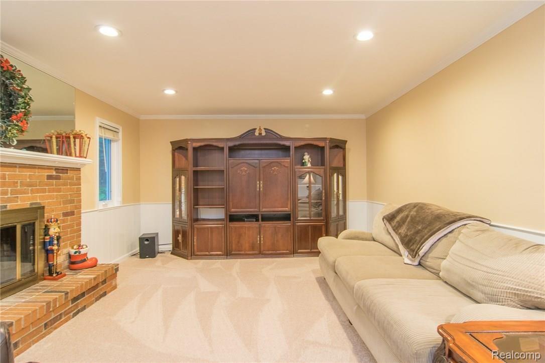 1479 Deerhurst Lane Rochester, MI 48307 - Photo 13 of 39 DSC_0372.jpg