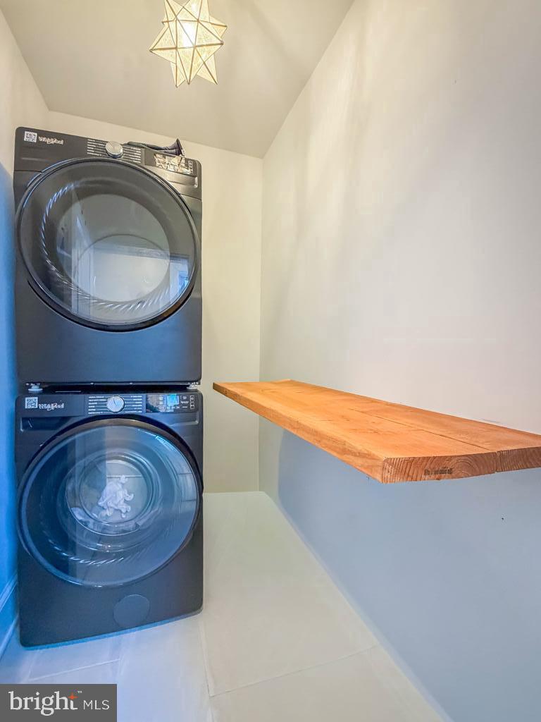 213 New Brook Street Bristol, PA 19007 - Photo 17 of 37 a utility room with a washer and dryer