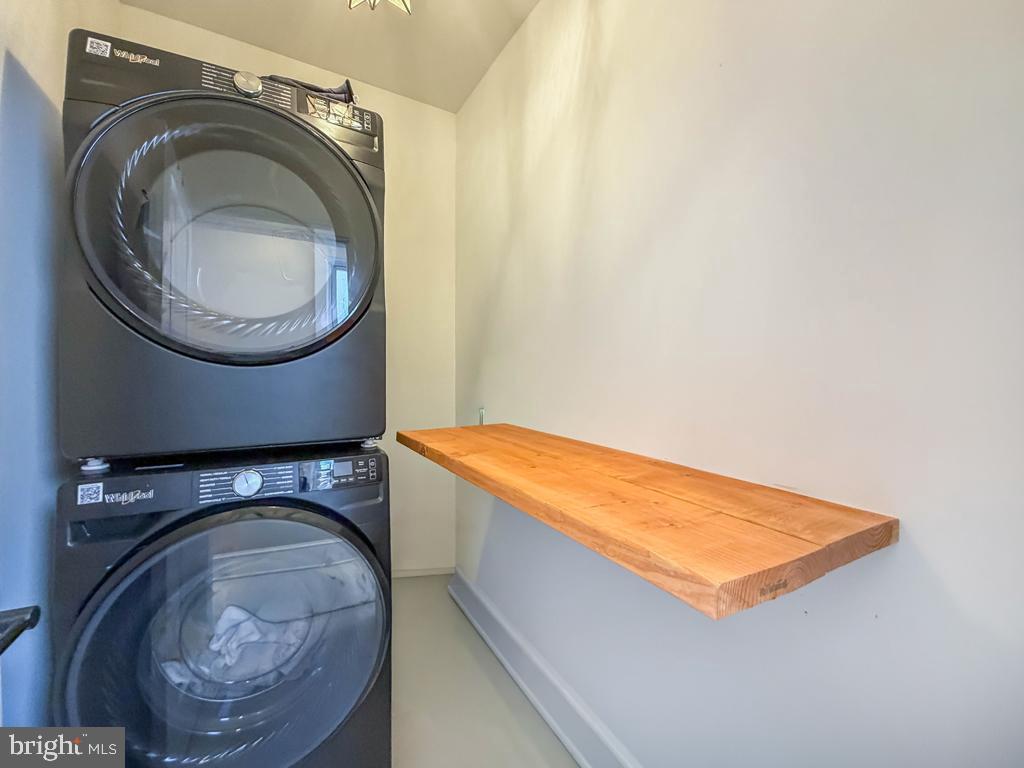 213 New Brook Street Bristol, PA 19007 - Photo 18 of 37 a utility room with dryer and washer