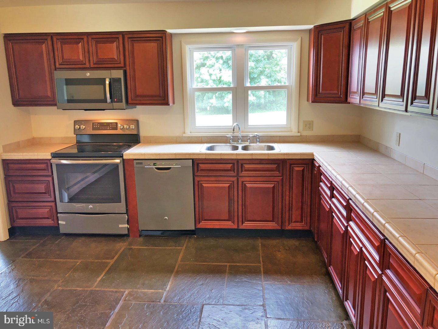 511 Kolb Road Spring City, PA 19475 - Photo 12 of 25 Kitchen