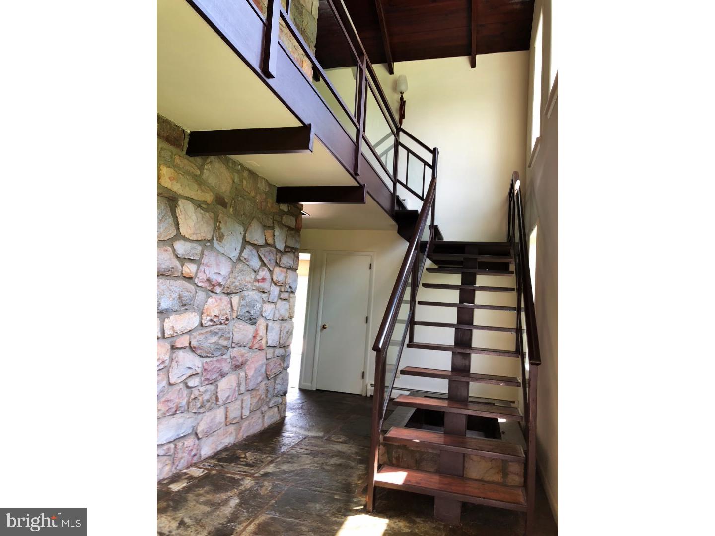 511 Kolb Road Spring City, PA 19475 - Photo 6 of 25 Foyer