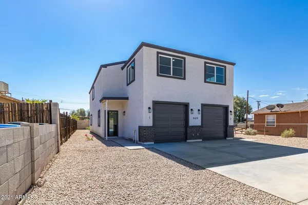 $2,199 | 917 South 5th Avenue, Unit 2, Phoenix, AZ 85003
