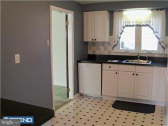 128 Longview Drive Springfield, PA 19064 - Photo 4 of 12 Gallery Image 4