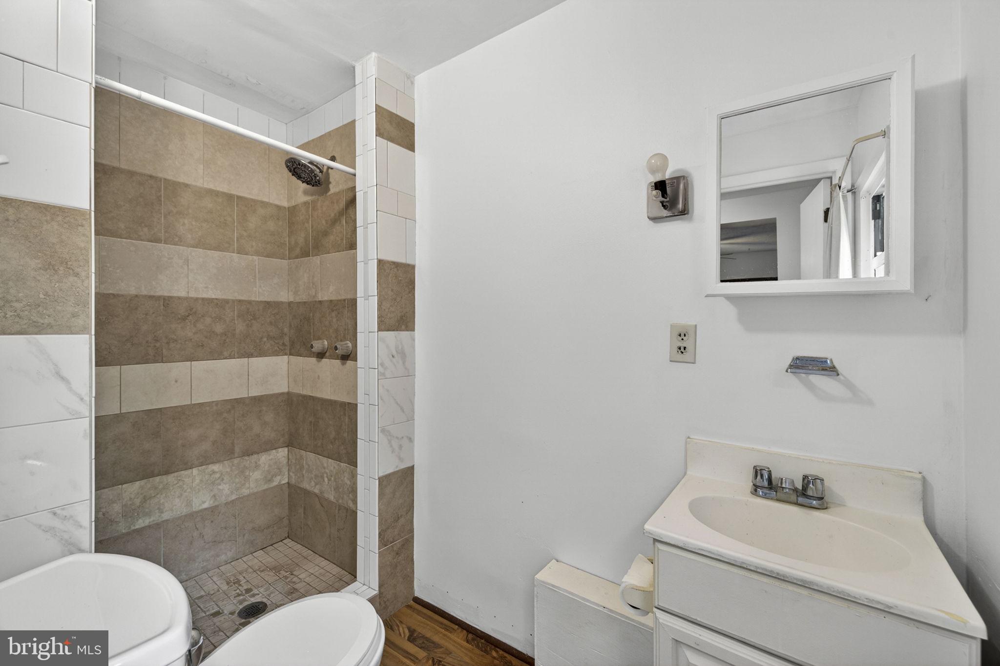 41726 Stumptown Road Leesburg, VA 20176 - Photo 79 of 91 Bathroom #5 with Shower Stall - Cottage