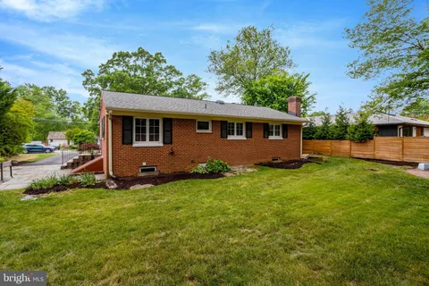 $749,900 | 2106 Basset Street, Alexandria, VA 22308
