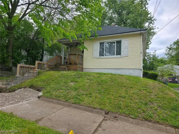 $59,900 | 715 Gardendale Avenue, Akron, OH 44310