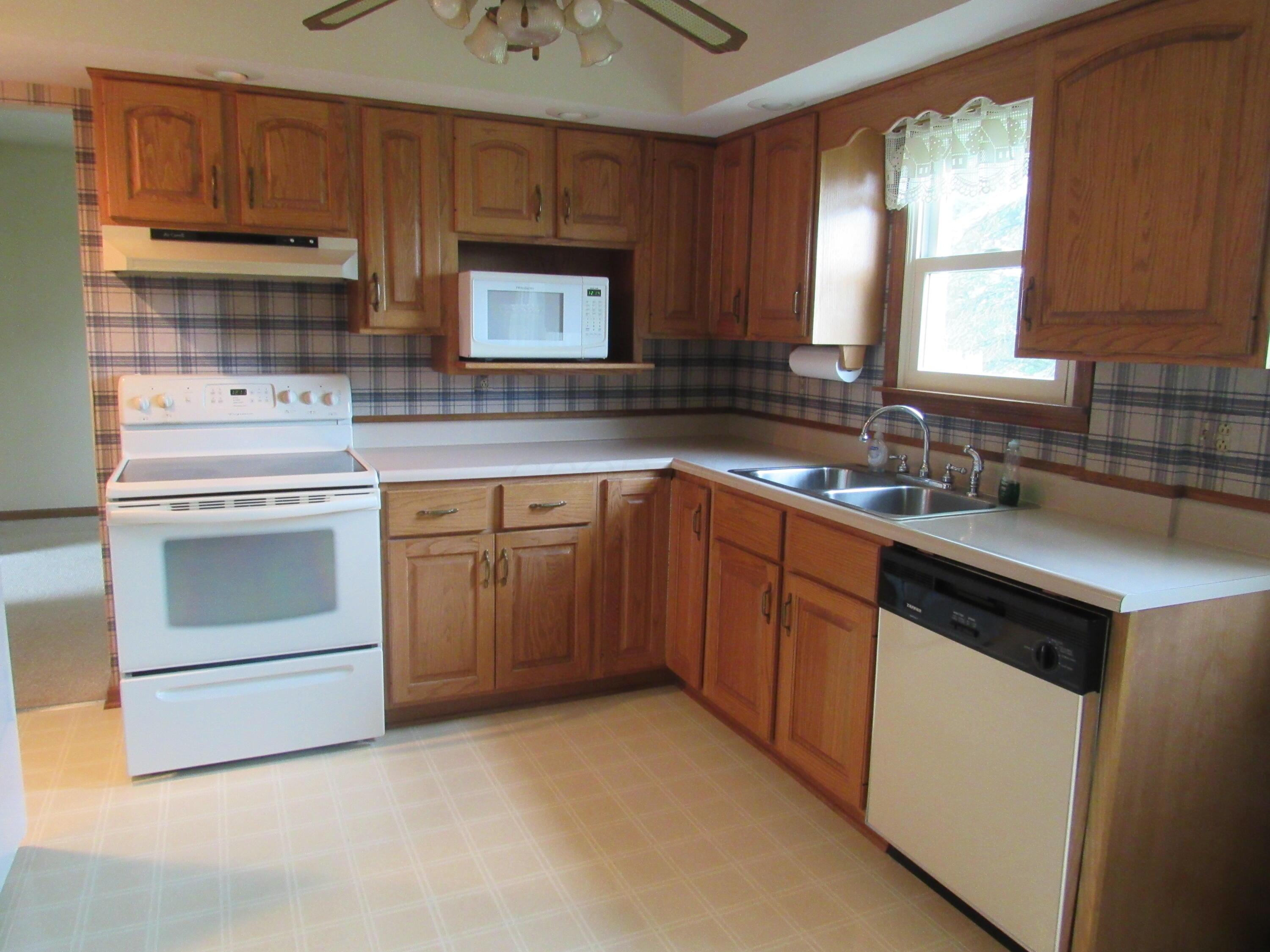 8080 Hagerty Road Ashville, OH 43103 - Photo 3 of 45 IMG_1743