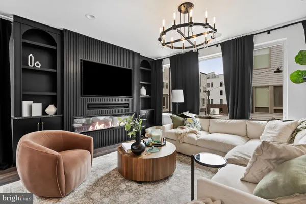 $815,000 | 3011 Sunrise Walk, Philadelphia, PA 19125