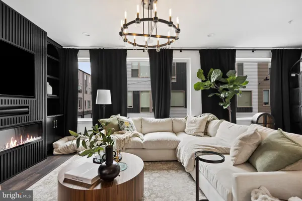 $815,000 | 3011 Sunrise Walk, Philadelphia, PA 19125