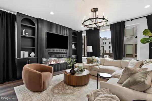 $815,000 | 3011 Sunrise Walk, Philadelphia, PA 19125